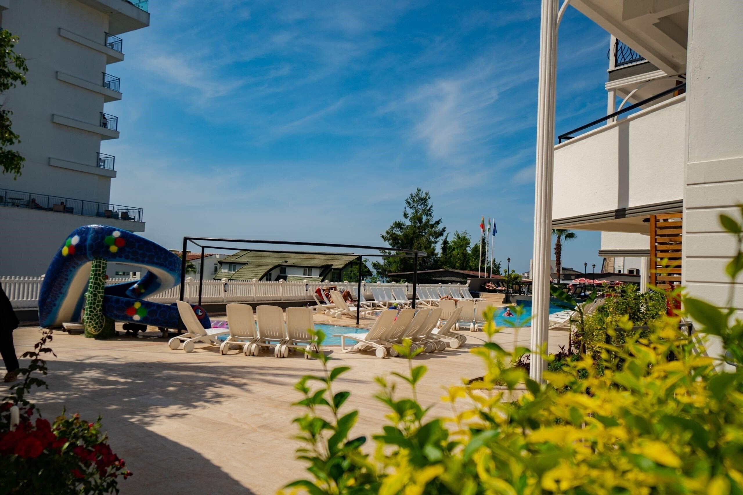 Апартаменти Maya World Hill 4*